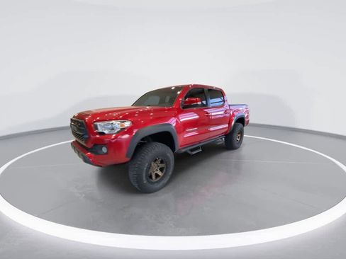 Used 2021 Toyota Tacoma TRD Off-Road w/ Technology Package image 4