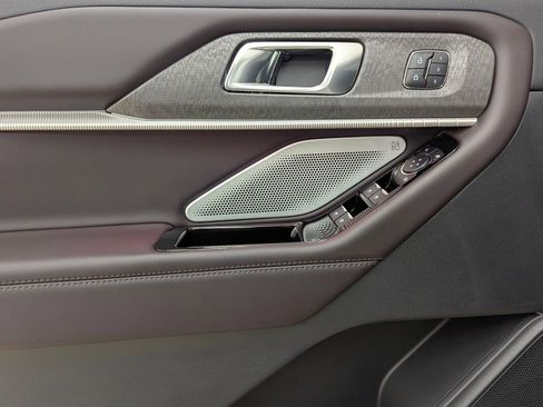 New 2026 Ford Explorer Platinum image 12