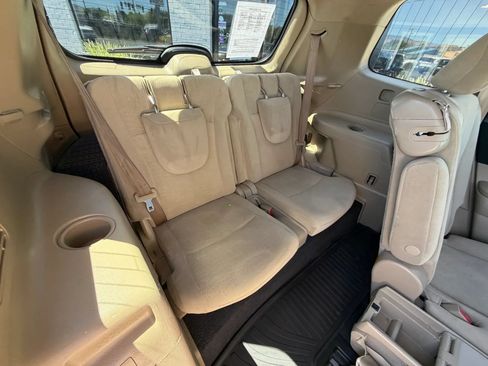 Used 2013 Toyota Highlander Plus AWD/4WD image 16