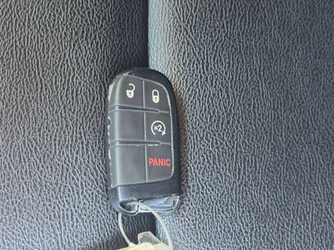 Used 2025 Jeep Compass Limited AWD/4WD image 25