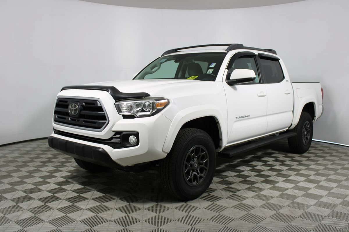 Used 2018 Toyota Tacoma SR5 RWD image 3
