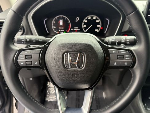 Used 2023 Honda Pilot Touring image 17