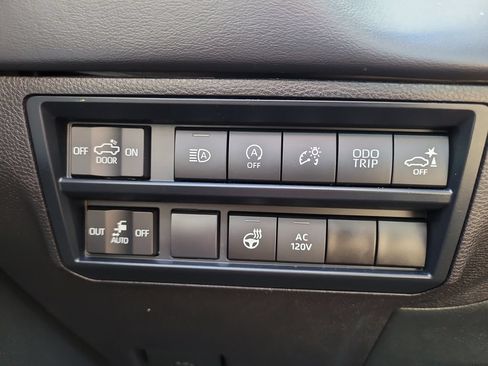 Used 2024 Toyota Tundra Platinum RWD image 29