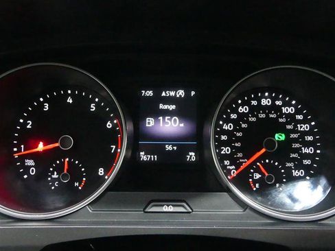 Used 2018 Volkswagen Tiguan SEL image 31