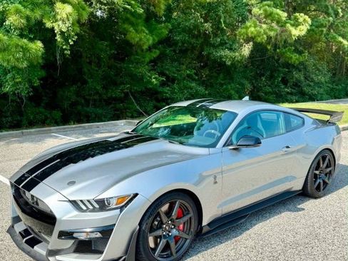 Used 2020 Ford Mustang Shelby GT500 w/ Carbon Fiber Track Pack RWD image 1