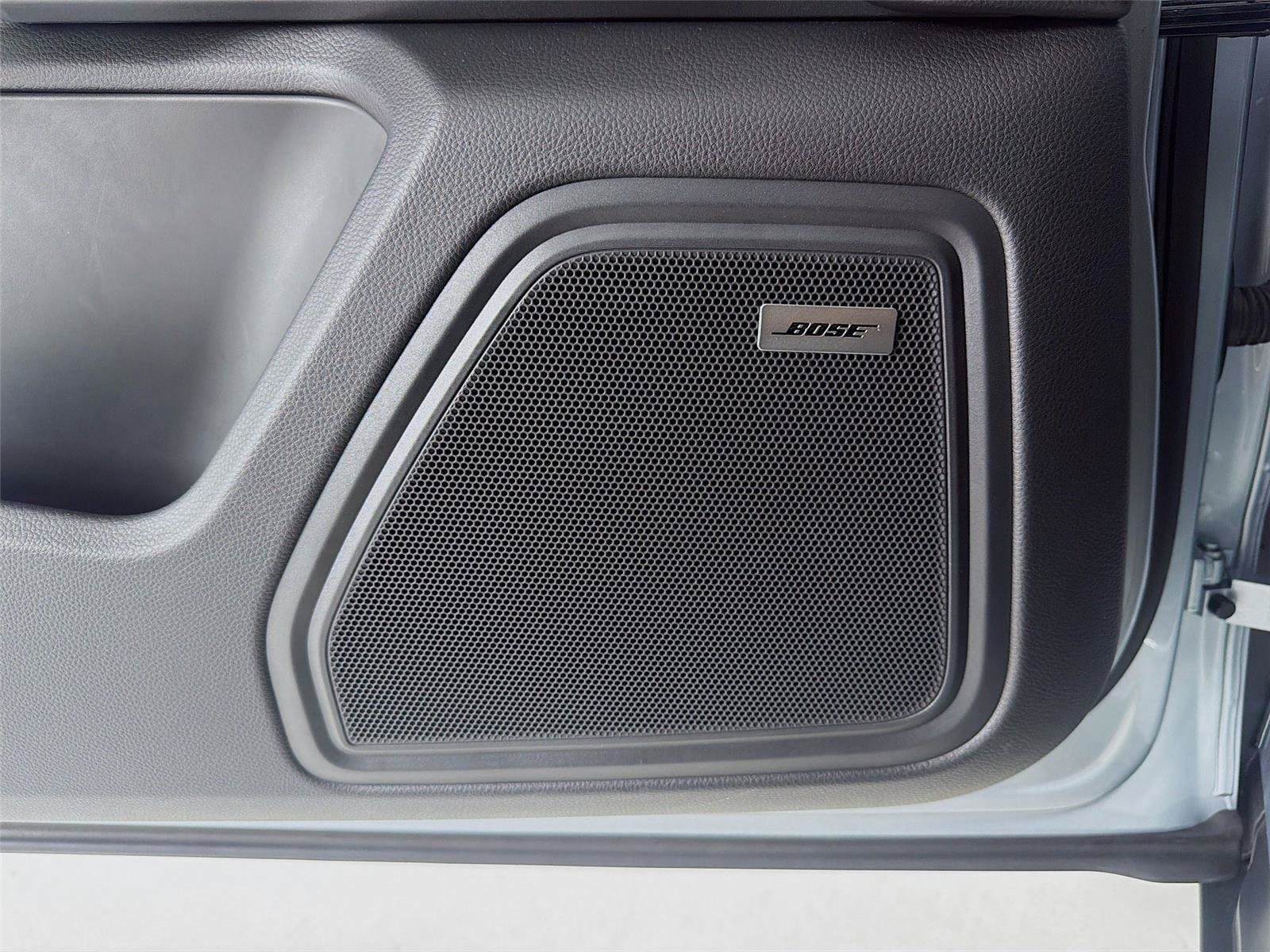 Certified 2026 Porsche Macan AWD/4WD image 9