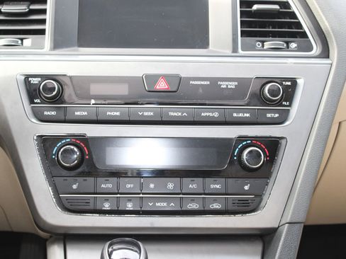 Used 2017 Hyundai Sonata Limited FWD image 11