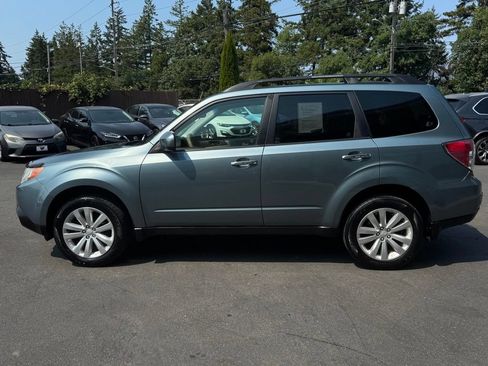 Used 2013 Subaru Forester 2.5X Premium w/ All-Weather Pkg AWD/4WD image 4