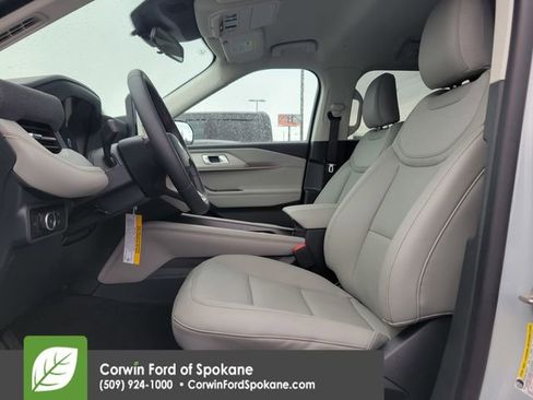 New 2026 Ford Explorer Active w/ Active Comfort Package image 2