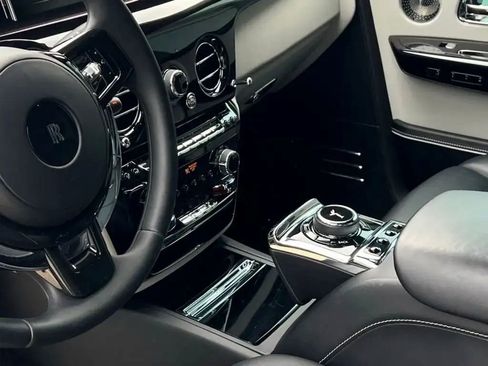 Used 2020 Rolls-Royce Phantom Sedan RWD image 19