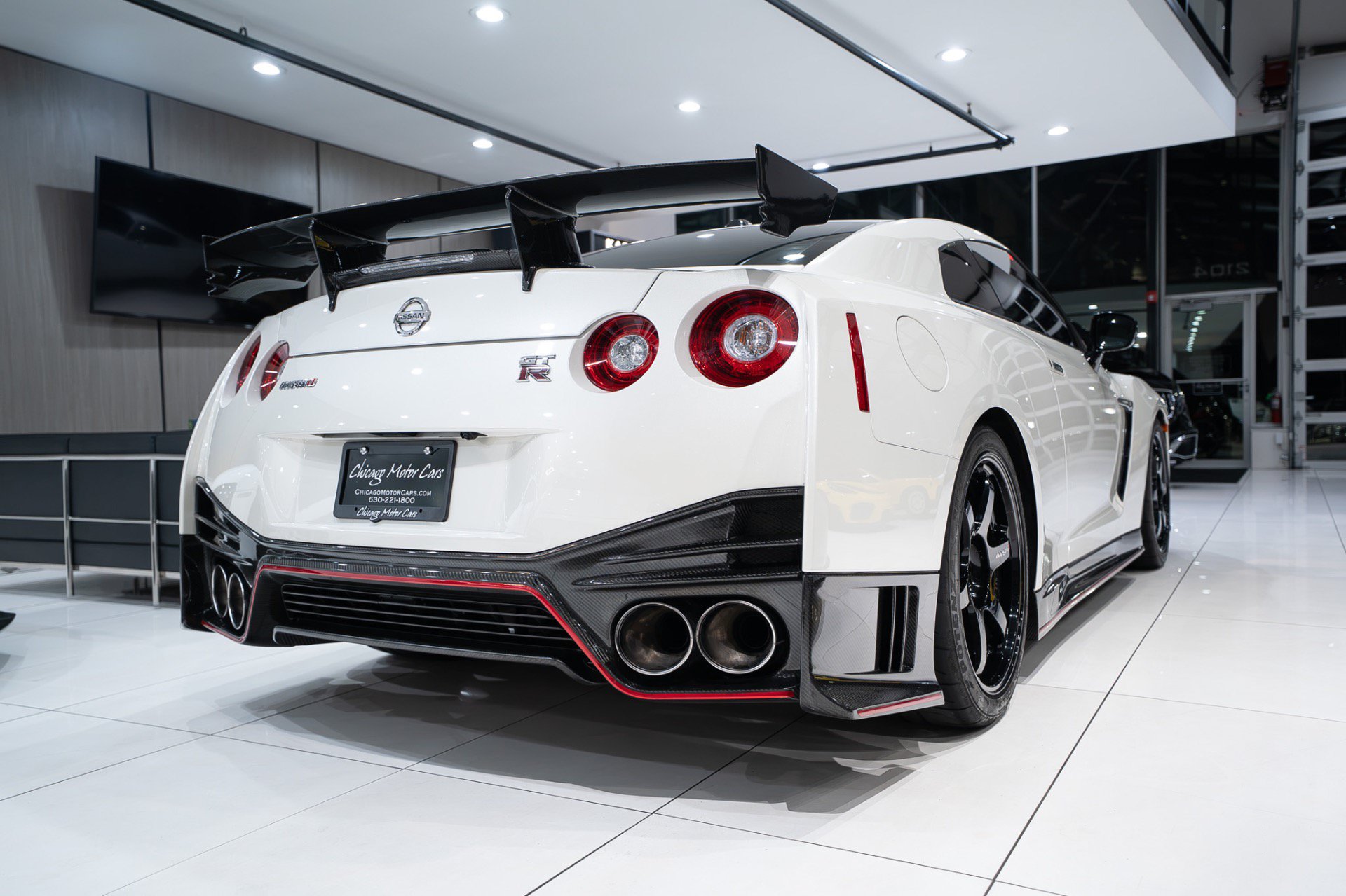 Used 2016 Nissan GT-R NISMO AWD/4WD image 44