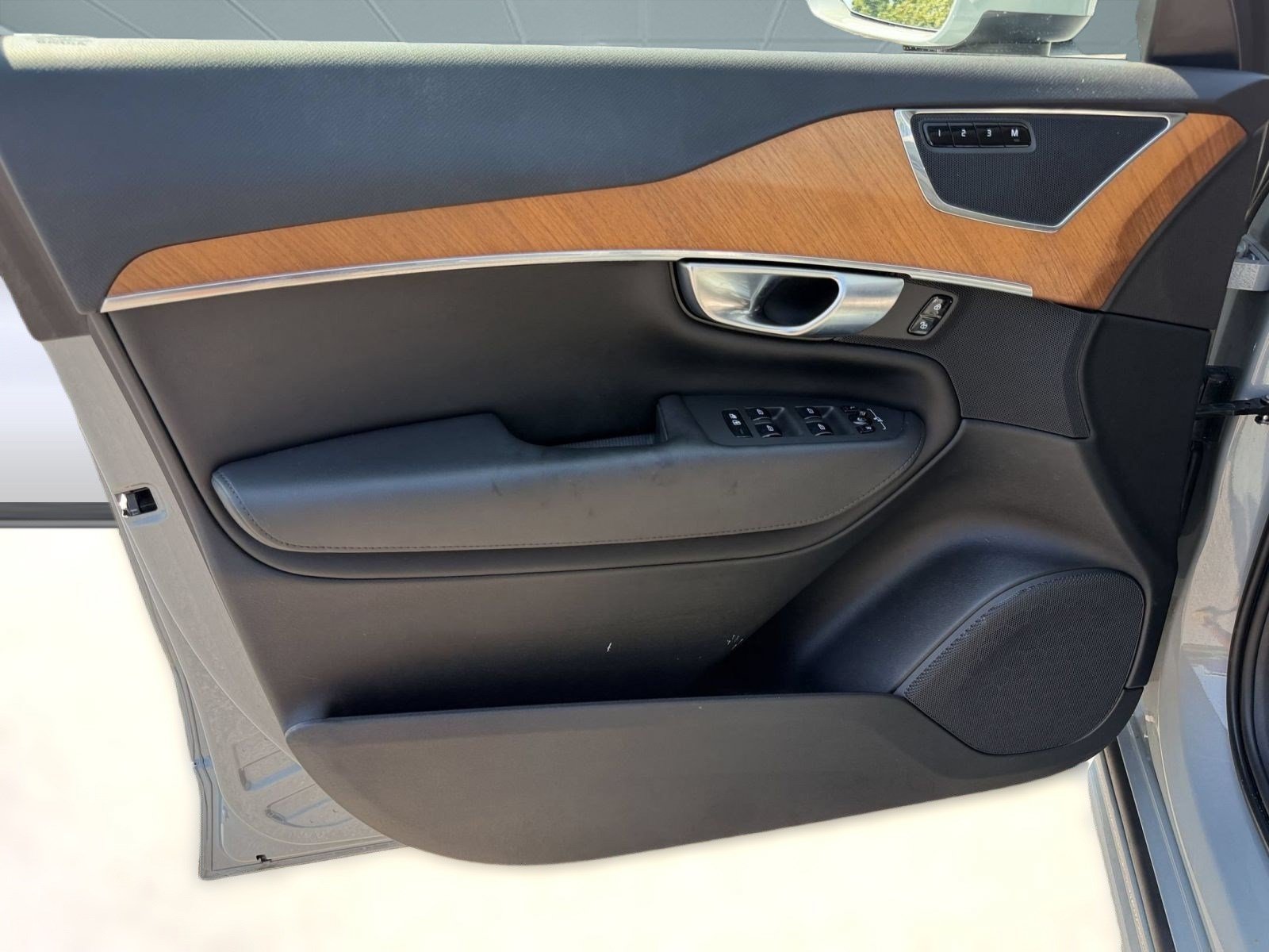 Certified 2024 Volvo XC90 B6 Plus w/ Protection Package Premier AWD/4WD image 14