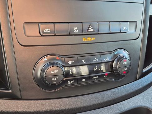 Used 2021 Mercedes-Benz Metris Passenger image 22