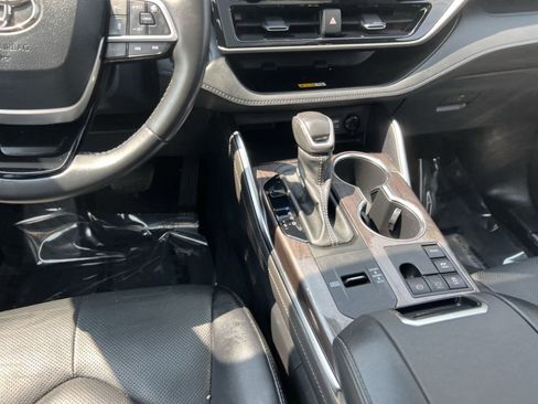 Used 2023 Toyota Highlander Platinum AWD/4WD image 22