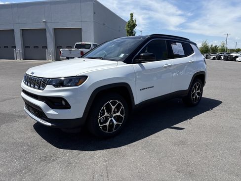 Used 2026 Jeep Compass Limited image 5