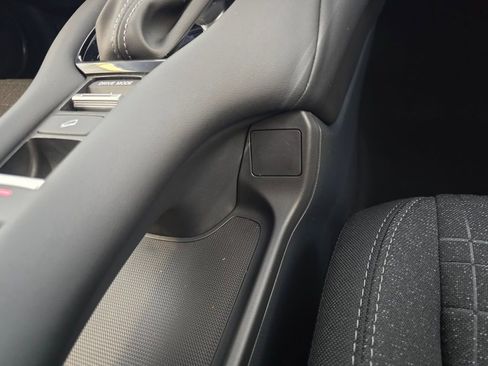 New 2026 Honda HR-V LX image 40