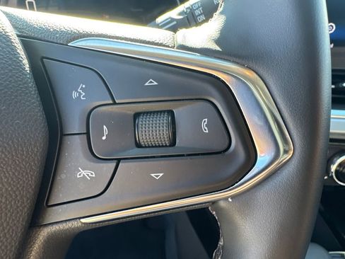 Certified 2025 Chevrolet Trax LT w/ LT Convenience Package image 25