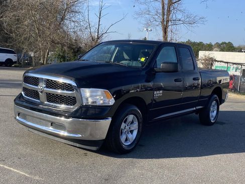 Used 2024 RAM 1500 Classic SLT image 3