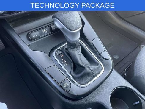 Used 2023 Kia Soul LX w/ LX Technology Package FWD image 32