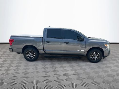 Used 2022 Nissan Titan SV RWD image 5