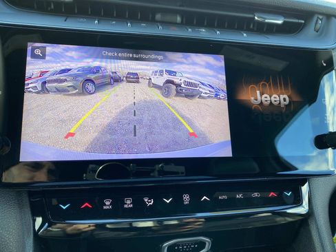 New 2026 Jeep Grand Cherokee Altitude image 12