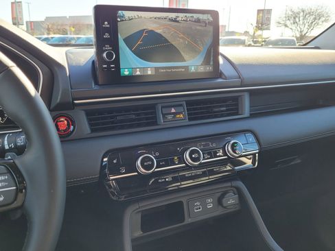 New 2025 Honda Pilot Touring image 11