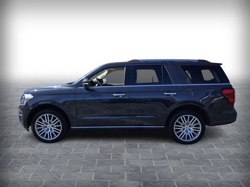 Used 2024 Ford Expedition Limited image 4