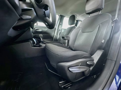 Used 2021 Jeep Renegade Sport FWD image 13