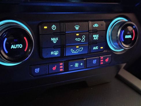 Used 2015 Ford F150 Lariat w/ Equipment Group 502A Luxury AWD/4WD image 36