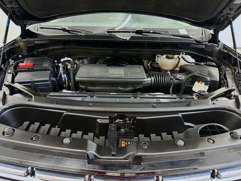 Used 2023 Chevrolet Suburban Premier image 36