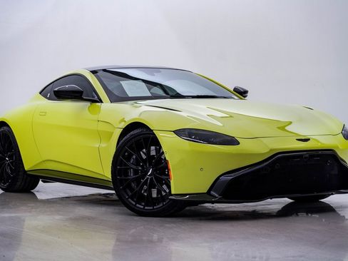 Used 2023 Aston Martin V8 Vantage Coupe image 1