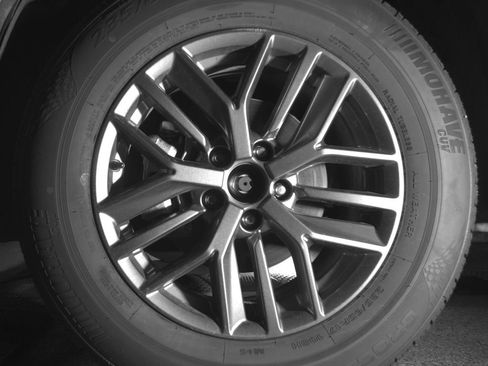 Used 2024 Nissan Rogue S AWD/4WD image 23