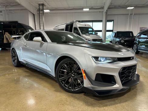 Used 2019 Chevrolet Camaro ZL1 image 17