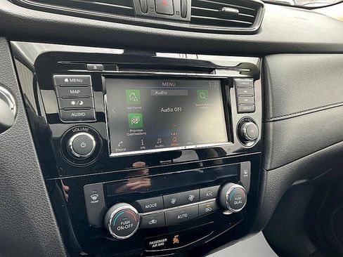 Used 2019 Nissan Rogue SV w/ Sun & Sound Touring Package image 20