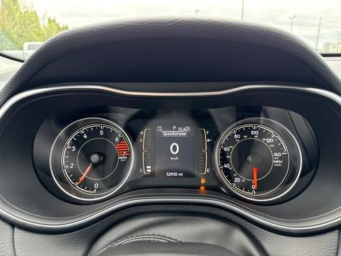 Used 2021 Jeep Cherokee Latitude Plus AWD/4WD image 25