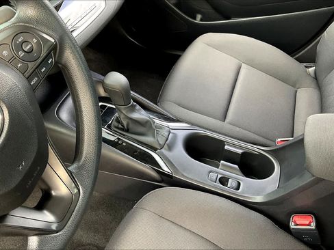 Used 2025 Toyota Corolla LE FWD image 16