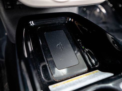 Used 2018 Toyota Prius Prime Premium FWD image 22