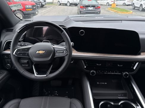 New 2026 Chevrolet Suburban High Country AWD/4WD image 16