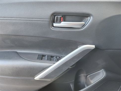 Certified 2024 Toyota Corolla Cross XLE image 17