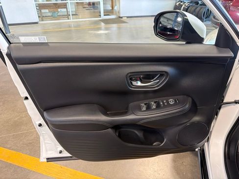 Used 2026 Honda HR-V EX-L image 24