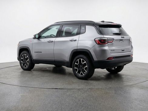 Used 2025 Jeep Compass Trailhawk AWD/4WD image 6