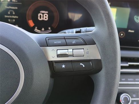 New 2025 Hyundai Tucson SE image 18