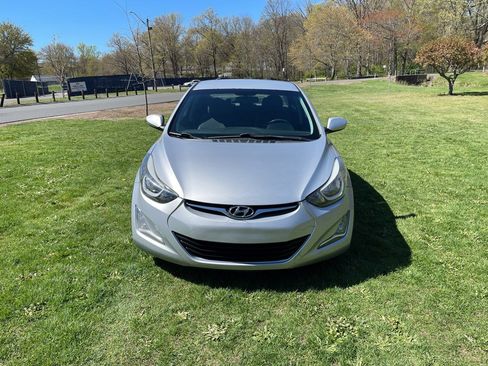 Used 2015 Hyundai Elantra SE w/ Option Group 02 FWD image 13