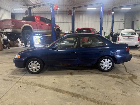 Used 2001 Toyota Corolla CE image 14
