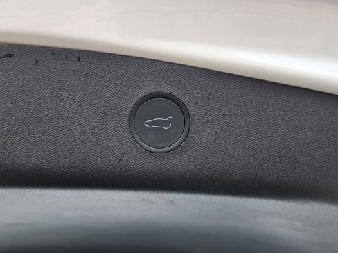 Used 2021 Tesla Model 3 Standard Range Plus image 23