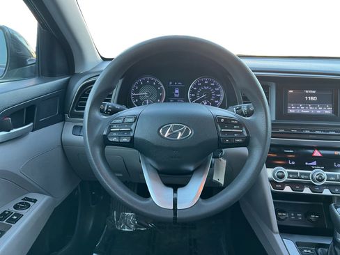 Used 2020 Hyundai Elantra SE image 12