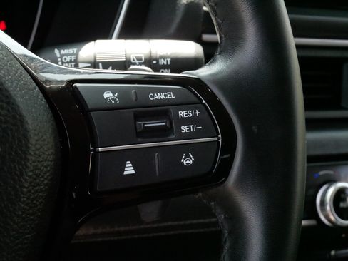 Used 2025 Honda Pilot EX-L image 26