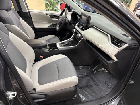 Used 2022 Toyota RAV4 XLE w/ Convenience Package image 17