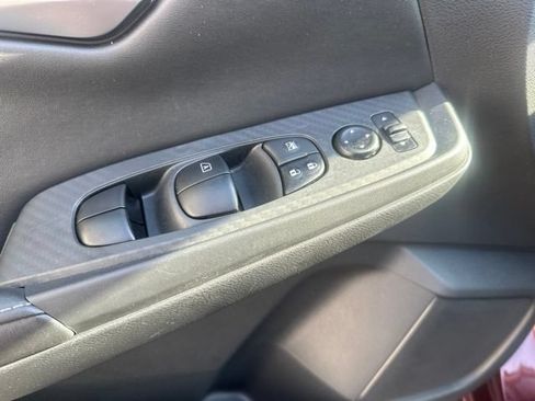 Used 2025 Nissan Sentra SV FWD image 13