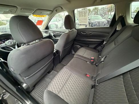 Used 2019 Nissan Rogue SV image 23